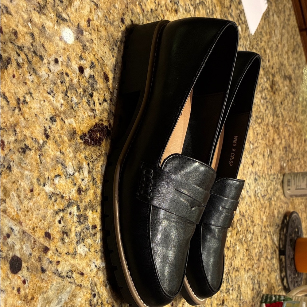 DV by Dolce Vita Black Loafers - Picture 2 of 7